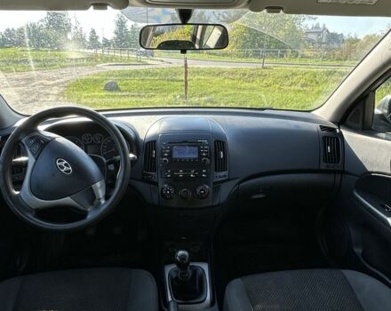 Сірий Хендай i30, об'ємом двигуна 0 л та пробігом 222 тис. км за 2806 $, фото 6 на Automoto.ua
