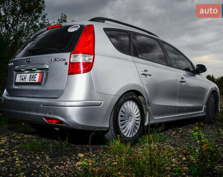 Серый Хендай i30, объемом двигателя 1.4 л и пробегом 227 тыс. км за 5400 $, фото 5 на Automoto.ua