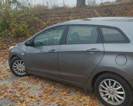 Серый Хендай i30, объемом двигателя 1.4 л и пробегом 350 тыс. км за 5700 $, фото 2 на Automoto.ua