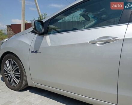 Сірий Хендай i30, об'ємом двигуна 1.6 л та пробігом 280 тис. км за 8250 $, фото 10 на Automoto.ua