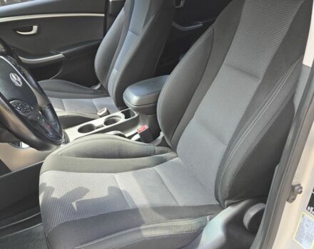 Сірий Хендай i30, об'ємом двигуна 1.6 л та пробігом 146 тис. км за 10400 $, фото 7 на Automoto.ua