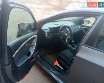 Серый Хендай i30, объемом двигателя 1.6 л и пробегом 180 тыс. км за 8900 $, фото 7 на Automoto.ua