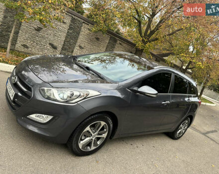 Сірий Хендай i30, об'ємом двигуна 1.58 л та пробігом 150 тис. км за 9800 $, фото 2 на Automoto.ua