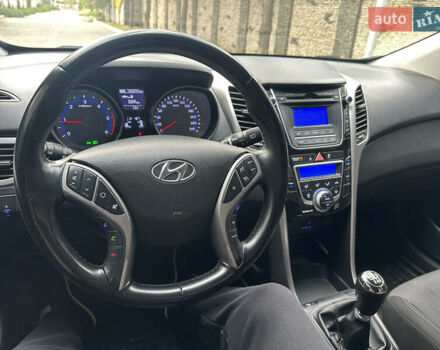Сірий Хендай i30, об'ємом двигуна 1.58 л та пробігом 150 тис. км за 9800 $, фото 65 на Automoto.ua