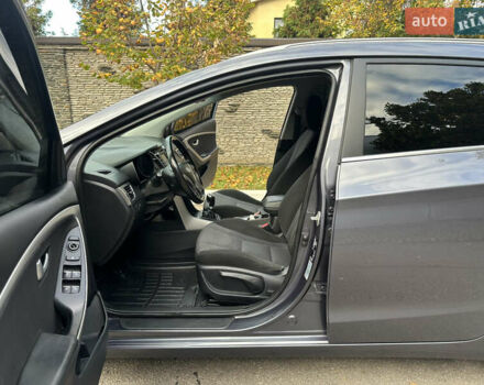 Сірий Хендай i30, об'ємом двигуна 1.58 л та пробігом 150 тис. км за 9800 $, фото 61 на Automoto.ua