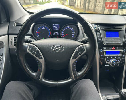 Сірий Хендай i30, об'ємом двигуна 1.58 л та пробігом 150 тис. км за 9800 $, фото 67 на Automoto.ua