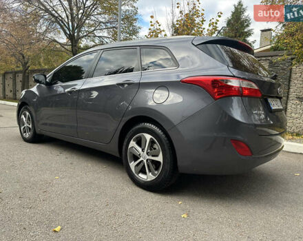 Сірий Хендай i30, об'ємом двигуна 1.58 л та пробігом 150 тис. км за 9800 $, фото 14 на Automoto.ua