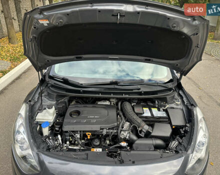 Сірий Хендай i30, об'ємом двигуна 1.58 л та пробігом 150 тис. км за 9800 $, фото 41 на Automoto.ua