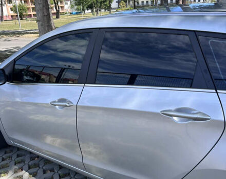 Серый Хендай i30, объемом двигателя 1.58 л и пробегом 250 тыс. км за 10500 $, фото 9 на Automoto.ua