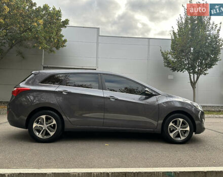 Сірий Хендай i30, об'ємом двигуна 1.58 л та пробігом 150 тис. км за 9800 $, фото 22 на Automoto.ua