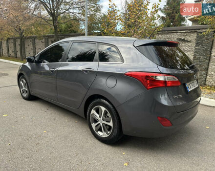 Сірий Хендай i30, об'ємом двигуна 1.58 л та пробігом 150 тис. км за 9800 $, фото 5 на Automoto.ua