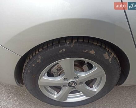 Сірий Хендай i30, об'ємом двигуна 1.6 л та пробігом 150 тис. км за 12300 $, фото 5 на Automoto.ua