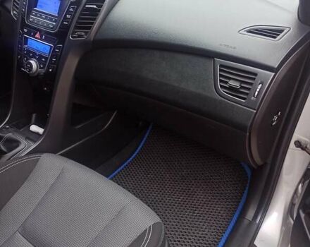 Сірий Хендай i30, об'ємом двигуна 1.6 л та пробігом 150 тис. км за 12300 $, фото 22 на Automoto.ua