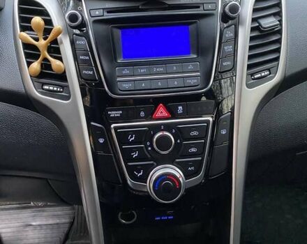 Хендай i30 2017 в Николаеве на Automoto.ua Серый Хендай i30, объемом двигателя 1.58 л и пробегом 228 тыс. км за 9999 $, фото 2 на Automoto.ua