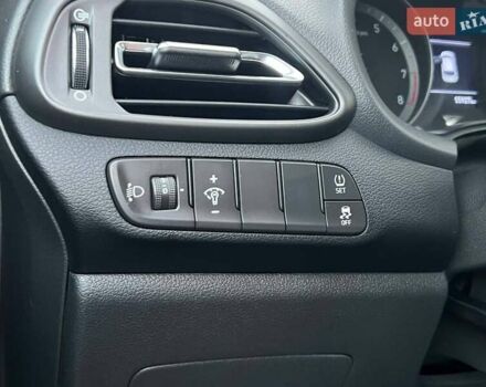 Серый Хендай i30, объемом двигателя 1.5 л и пробегом 55 тыс. км за 18690 $, фото 15 на Automoto.ua