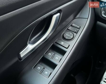 Серый Хендай i30, объемом двигателя 1.5 л и пробегом 55 тыс. км за 18490 $, фото 14 на Automoto.ua