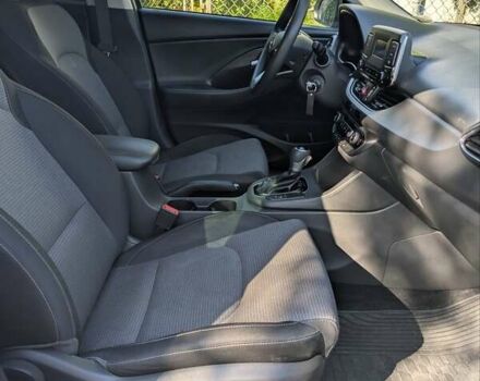 Серый Хендай i30, объемом двигателя 1.5 л и пробегом 77 тыс. км за 16500 $, фото 9 на Automoto.ua