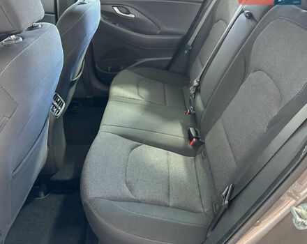 Сірий Хендай i30, об'ємом двигуна 1.6 л та пробігом 173 тис. км за 16650 $, фото 9 на Automoto.ua