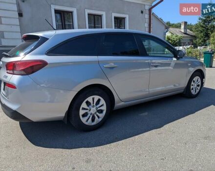 Серый Хендай i30, объемом двигателя 1.5 л и пробегом 77 тыс. км за 16500 $, фото 4 на Automoto.ua