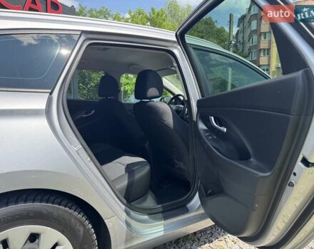 Сірий Хендай i30, об'ємом двигуна 1.5 л та пробігом 186 тис. км за 13150 $, фото 6 на Automoto.ua