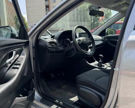 Сірий Хендай i30, об'ємом двигуна 1.5 л та пробігом 186 тис. км за 13150 $, фото 1 на Automoto.ua