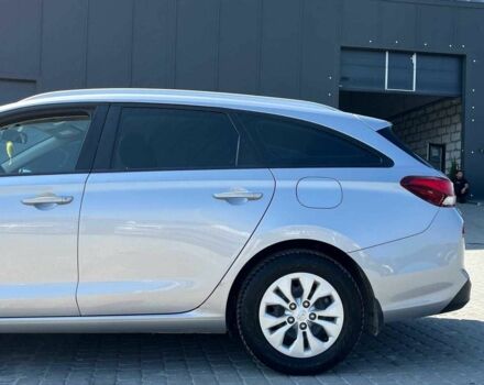 Серый Хендай i30, объемом двигателя 1.5 л и пробегом 188 тыс. км за 11590 $, фото 6 на Automoto.ua