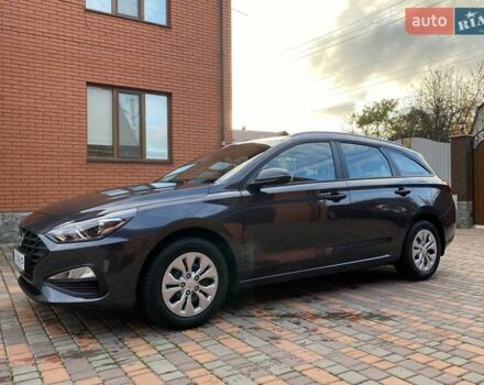 Серый Хендай i30, объемом двигателя 1.5 л и пробегом 3 тыс. км за 19999 $, фото 4 на Automoto.ua