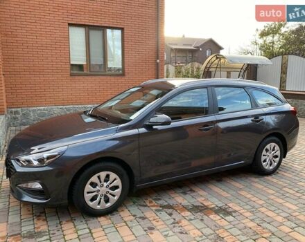 Серый Хендай i30, объемом двигателя 1.5 л и пробегом 3 тыс. км за 19999 $, фото 3 на Automoto.ua