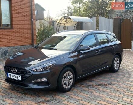 Серый Хендай i30, объемом двигателя 1.5 л и пробегом 3 тыс. км за 19999 $, фото 2 на Automoto.ua