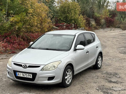 Серый Хендай i30, объемом двигателя 1.4 л и пробегом 265 тыс. км за 4500 $, фото 1 на Automoto.ua