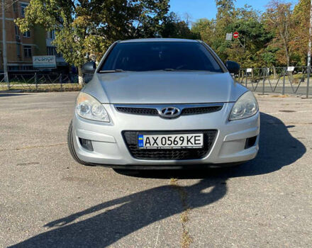 Серый Хендай i30, объемом двигателя 1.4 л и пробегом 251 тыс. км за 5350 $, фото 1 на Automoto.ua