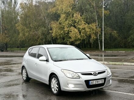 Серый Хендай i30, объемом двигателя 1.6 л и пробегом 313 тыс. км за 5844 $, фото 1 на Automoto.ua