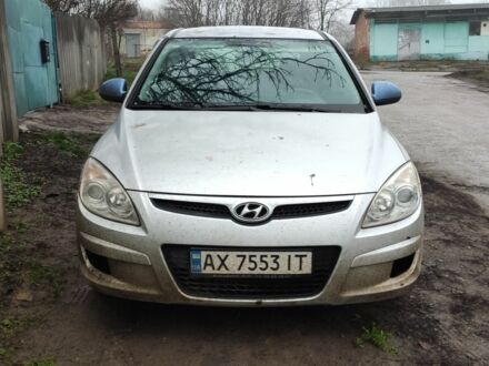 Серый Хендай i30, объемом двигателя 1.4 л и пробегом 270 тыс. км за 2900 $, фото 1 на Automoto.ua