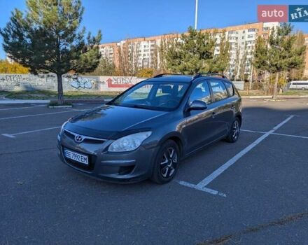 Серый Хендай i30, объемом двигателя 1.6 л и пробегом 248 тыс. км за 5350 $, фото 1 на Automoto.ua