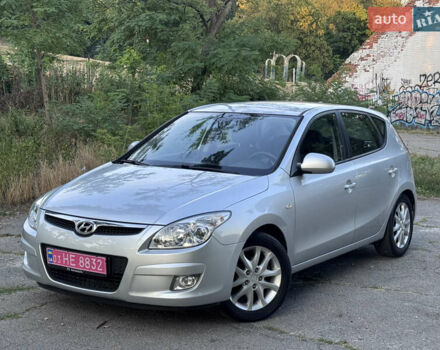 Серый Хендай i30, объемом двигателя 1.6 л и пробегом 161 тыс. км за 6499 $, фото 1 на Automoto.ua