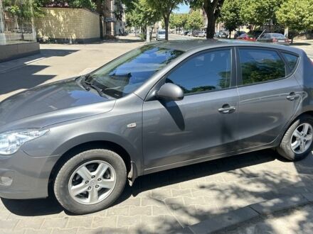 Сірий Хендай i30, об'ємом двигуна 1.6 л та пробігом 200 тис. км за 6800 $, фото 1 на Automoto.ua