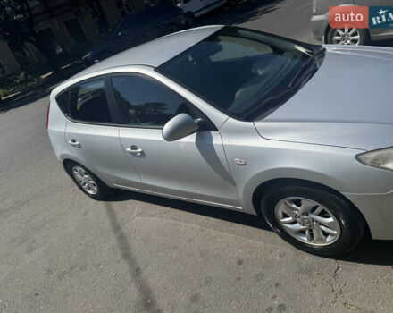 Серый Хендай i30, объемом двигателя 1.6 л и пробегом 334 тыс. км за 6200 $, фото 1 на Automoto.ua