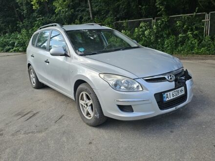 Серый Хендай i30, объемом двигателя 1.6 л и пробегом 200 тыс. км за 3500 $, фото 1 на Automoto.ua