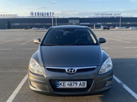 Серый Хендай i30, объемом двигателя 1.6 л и пробегом 212 тыс. км за 5800 $, фото 1 на Automoto.ua