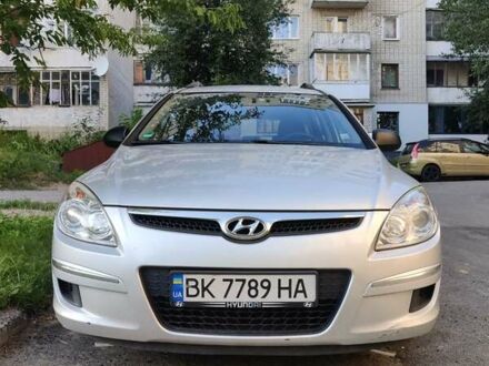 Хендай i30 2008 в Ровно на Automoto.ua Серый Хендай i30, объемом двигателя 1.59 л и пробегом 273 тыс. км за 5400 $, фото 1 на Automoto.ua