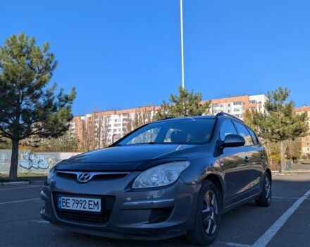Серый Хендай i30, объемом двигателя 1.6 л и пробегом 248 тыс. км за 5350 $, фото 1 на Automoto.ua
