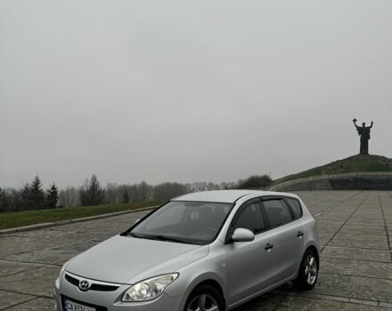 Серый Хендай i30, объемом двигателя 1.6 л и пробегом 197 тыс. км за 5999 $, фото 1 на Automoto.ua