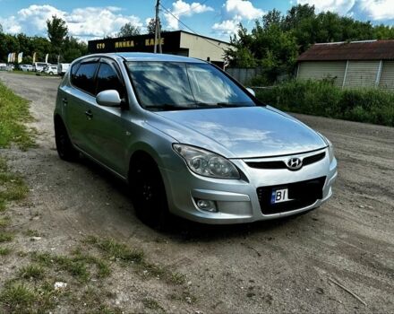 Серый Хендай i30, объемом двигателя 1.6 л и пробегом 300 тыс. км за 4400 $, фото 1 на Automoto.ua