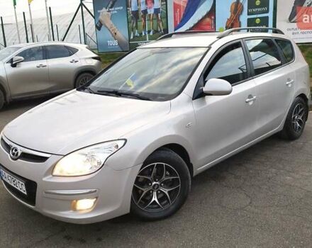 Серый Хендай i30, объемом двигателя 1.58 л и пробегом 260 тыс. км за 5950 $, фото 1 на Automoto.ua