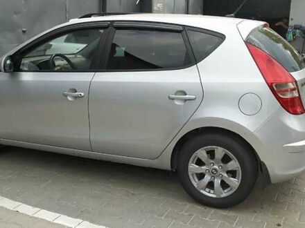Сірий Хендай i30, об'ємом двигуна 1.58 л та пробігом 260 тис. км за 6500 $, фото 1 на Automoto.ua