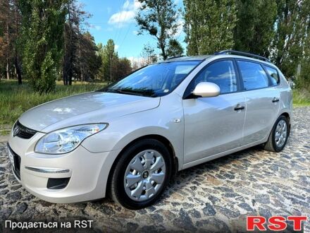 Хендай i30 2008 в Ахтырке на Automoto.ua Серый Хендай i30, объемом двигателя 1.6 л и пробегом 240 тыс. км за 5500 $, фото 1 на Automoto.ua