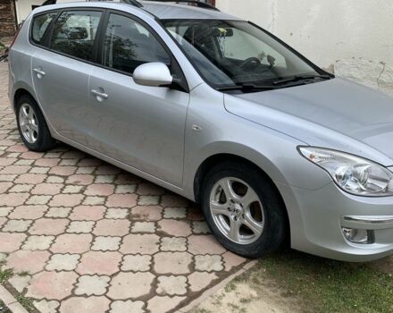 Серый Хендай i30, объемом двигателя 1.6 л и пробегом 199 тыс. км за 6612 $, фото 1 на Automoto.ua