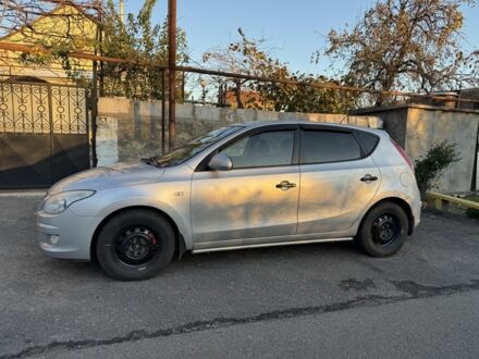 Сірий Хендай i30, об'ємом двигуна 1.6 л та пробігом 180 тис. км за 6500 $, фото 1 на Automoto.ua