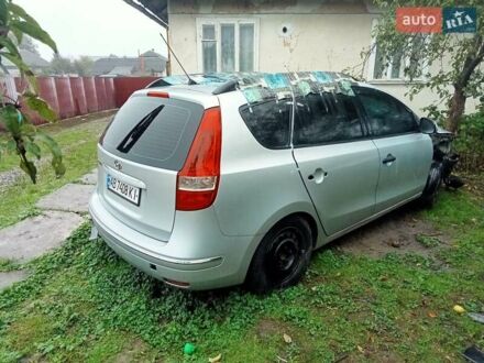 Сірий Хендай i30, об'ємом двигуна 1.58 л та пробігом 170 тис. км за 2500 $, фото 1 на Automoto.ua
