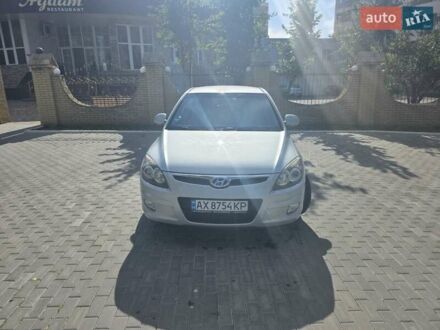 Серый Хендай i30, объемом двигателя 1.4 л и пробегом 186 тыс. км за 5700 $, фото 1 на Automoto.ua